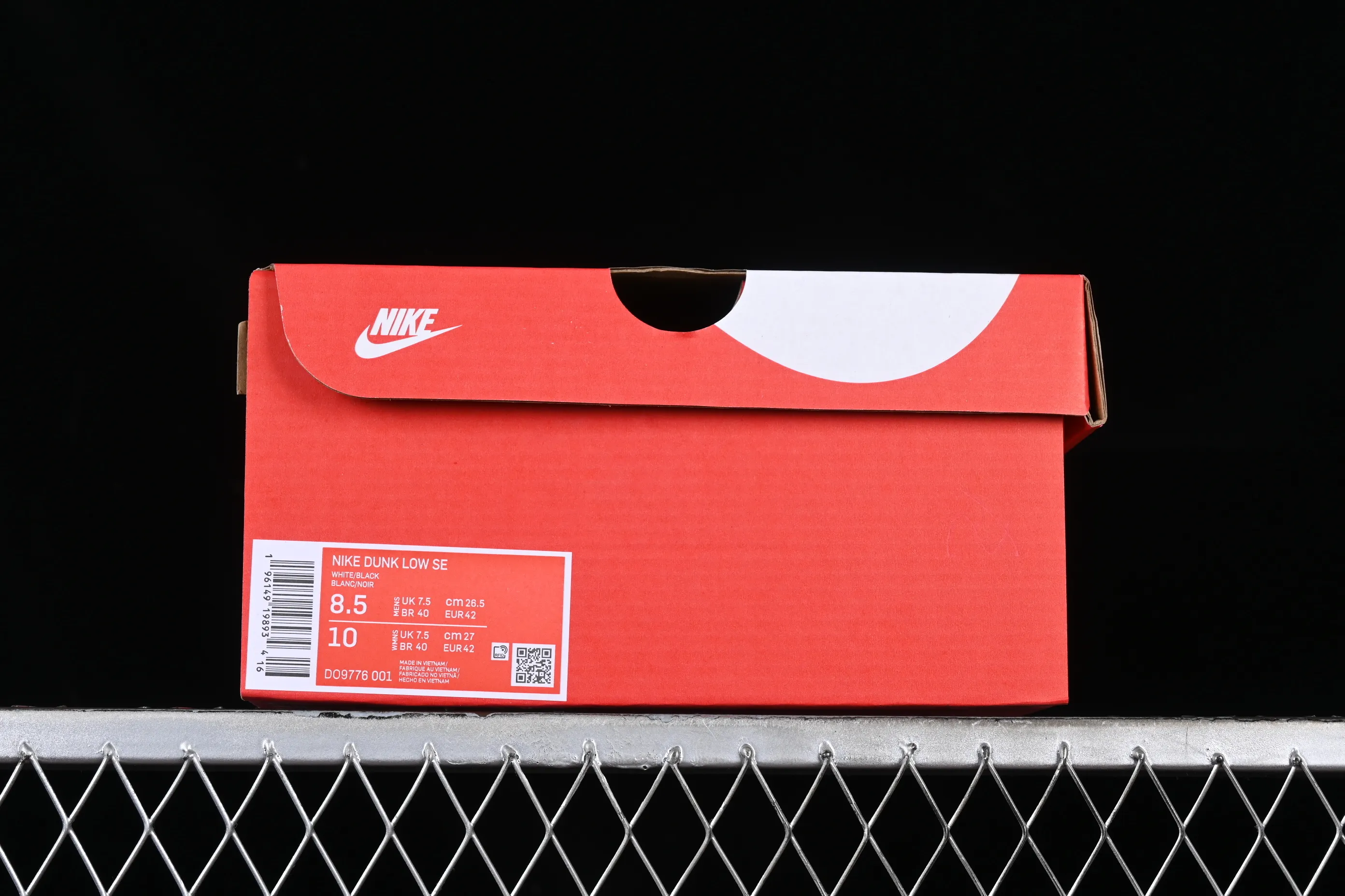 All Categories Nk SB Dunk Series Nk SB Dunk Low Low-top sneakers Cost-effective version Nk Dunk Low Black dust color SB smashed backboard fashion casual sneakers DO9776-001